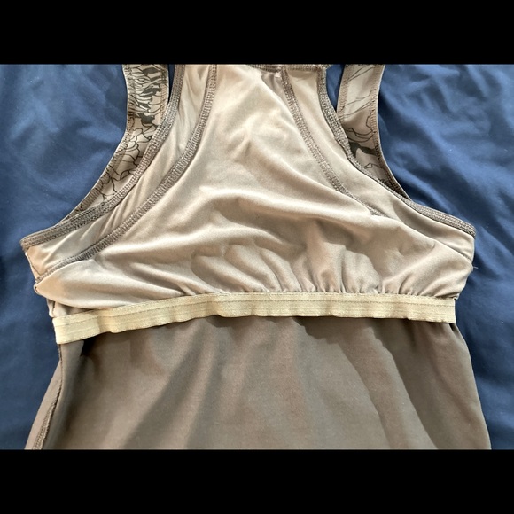 Gray Floral Sleeveless Top - Picture 4 of 4